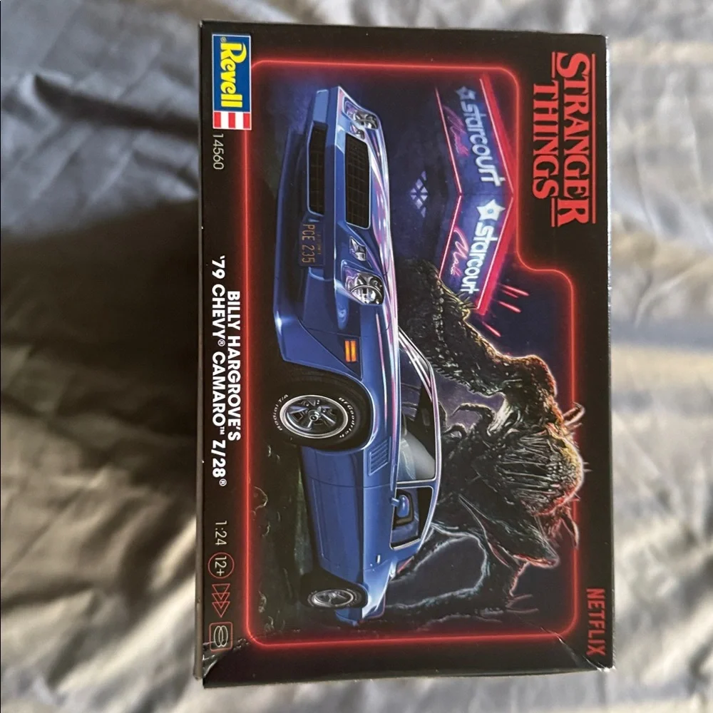 Stranger Things '79 Chevy Camaro Z28 Model Kit - Picture 5 of 5